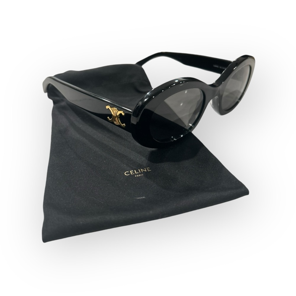 CELINE Triomphe 01 Oval Sunglasses
CL40194U Black Acetate